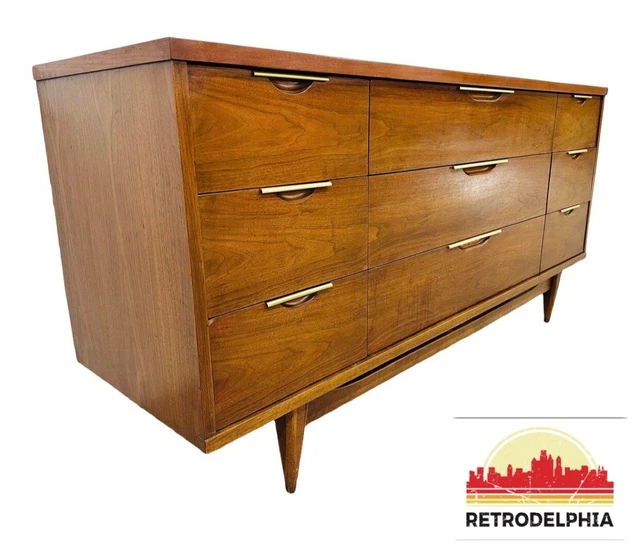 Mid-Century Modern Kent Coffey Tableau Walnut Dresser Mid-Century Modern Kent Coffey Tableau Walnut Dresser