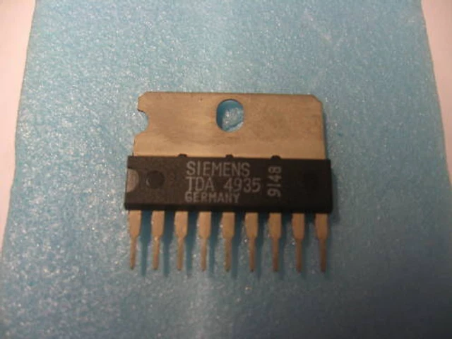 Circuit Intégré TDA1520A Philips – Pattes En Lignes – NEUF