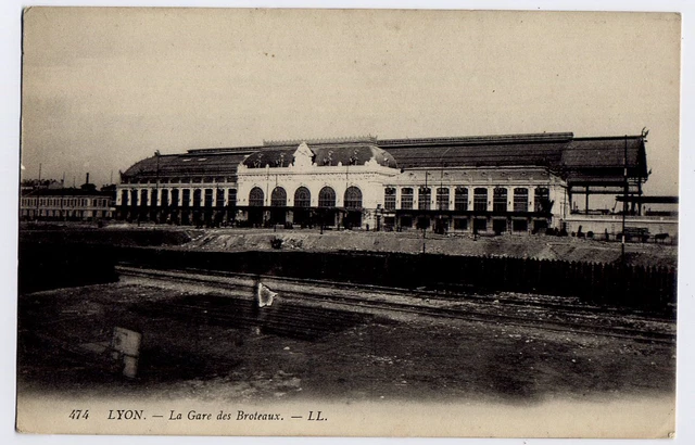 Lyon, France Postcard CPA - La Gare des Broteaux - Railway Station