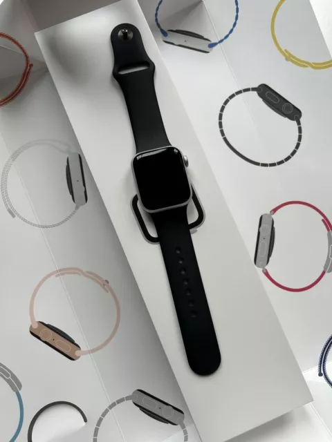 Apple watch series 4 gps 40mm silver online aluminium case