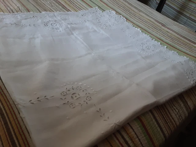 TRÈS BELLE NAPPE damassée blanc, motif floral, lin, coton, soie