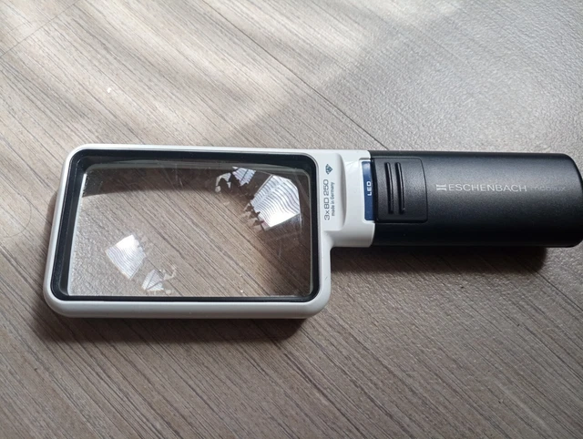 Double Loupe De Poche éclairante - Grossissement X30 Et X60 - Avec 2 LED Blanches