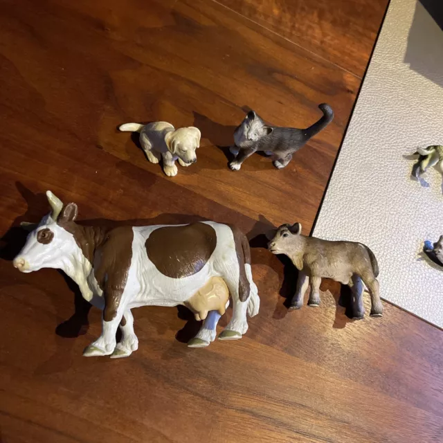 Schleich 4 Tiere Bauernhof Hund Katze Kuh Kälbchen