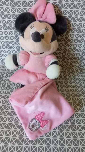 Peluche doudou Minnie robe rose mouchoir brodé Minnie Disney Nicotoy 30 cm