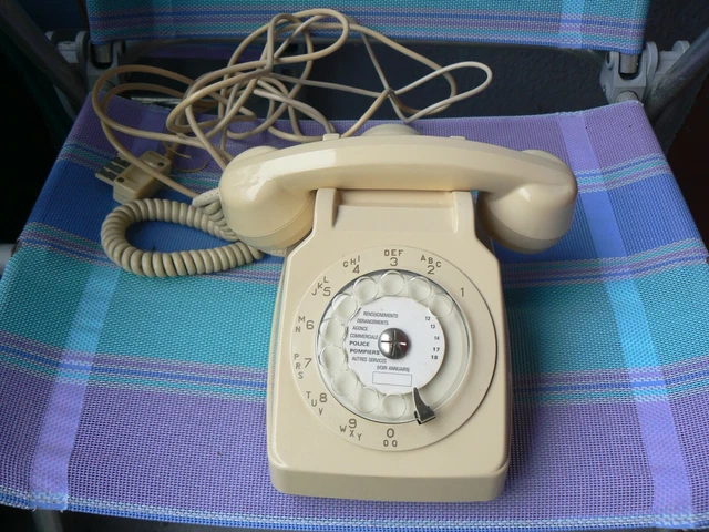 VINTAGE ANCIEN TÉLÉPHONE à Cadran SOCOTEL S63 en bon état EUR 22,90