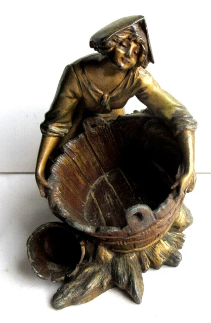 Porte-allumettes Ancien En Laiton – Figuratif Pêcheur Avec Poisson Et Panier – Unique