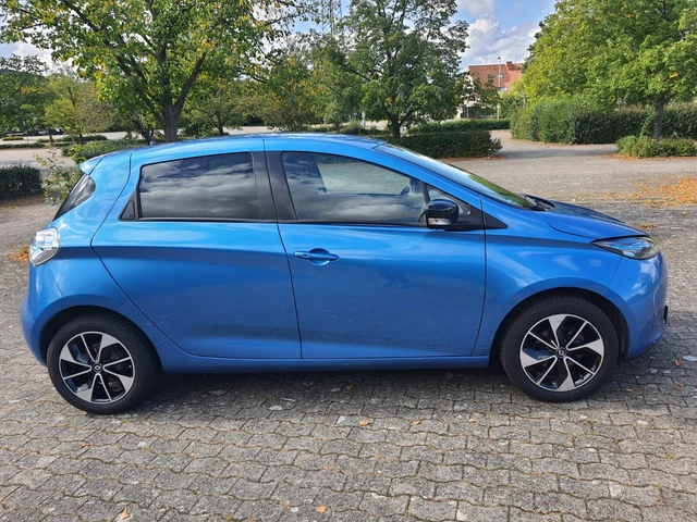 Renault Zoe 58PS Blau - 04/2017 - incl.22KW Batterie - Scheckheftgepflegt Renault Zoe 58PS Blau - 04/2017 - incl.22KW Batterie - Scheckheftgepflegt