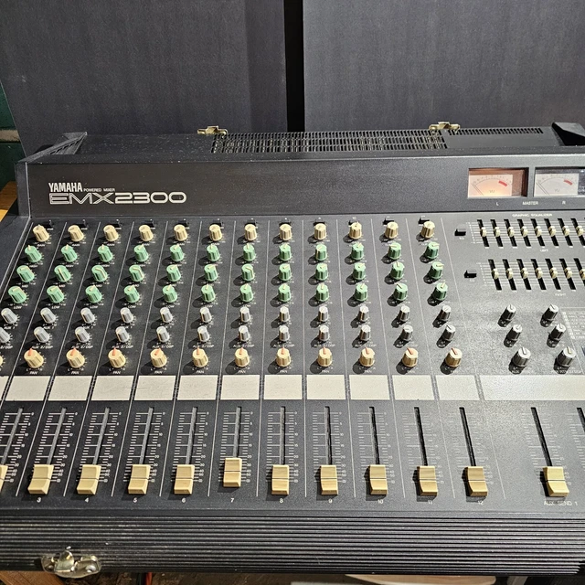 YAMAHA POWERED MIXER Model EMX2300 - Made in Japan - AS-IS 