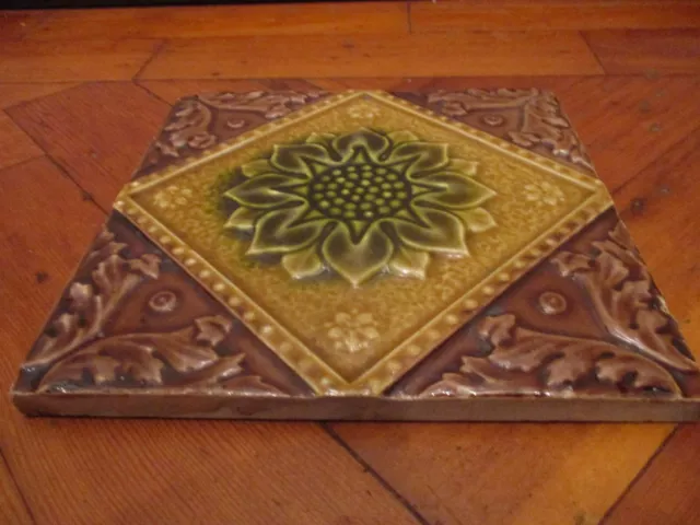 Floral Victorian Tile