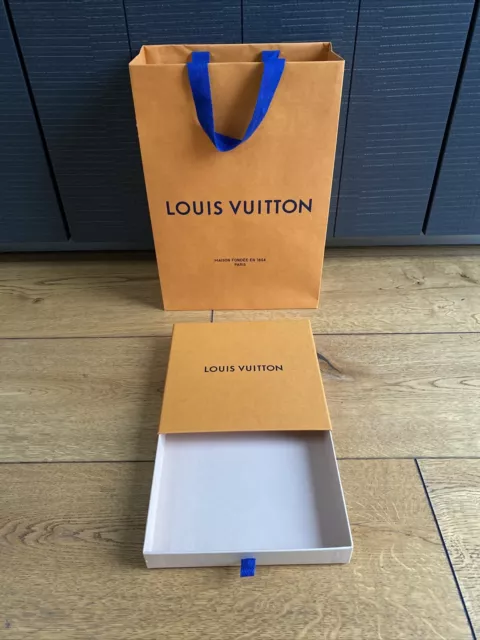 SaleL26/W25/D12.5cm LV (No.5)Louis Vuitton Gift Box Bag small