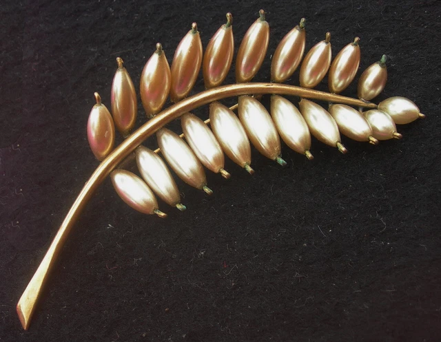 Broche Ancienne En Forme De Feuille De Fougère - Perles Nacrées & Laiton - Bijou Vintage