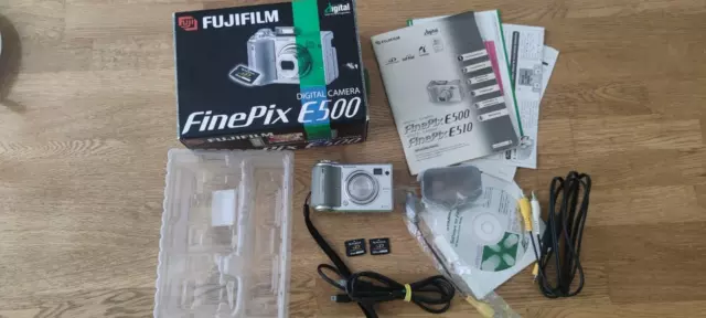 Boxed Fujifilm FinePix E500 Zoom 4.1MP Compact Digital Camera Silver