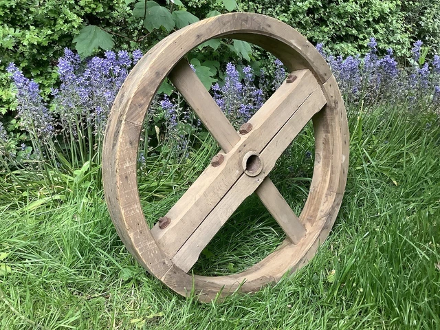 Vintage French Rustic Wooden Cart Wheel Decorative Garden Feature ~ Shabby Chic