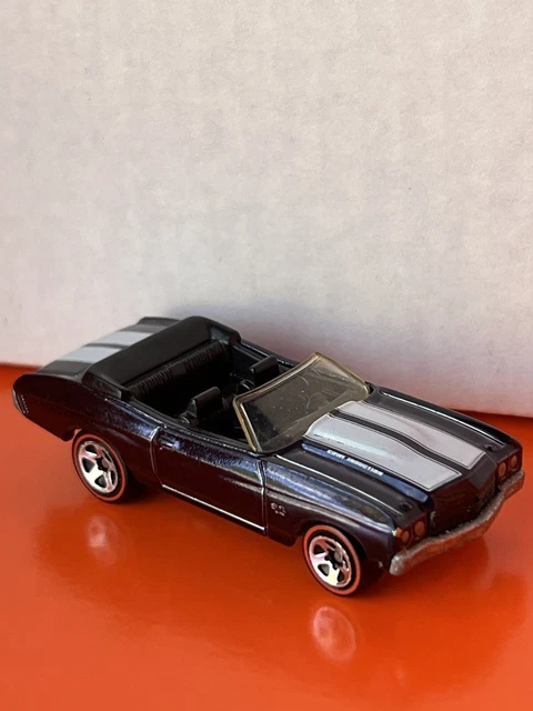 1998 Hot Wheels Redline 1970 Chevy Chevelle SS Convertible Blue White Stripes 1998 Hot Wheels Redline 1970 Chevy Chevelle SS Convertible Blue White Stripes
