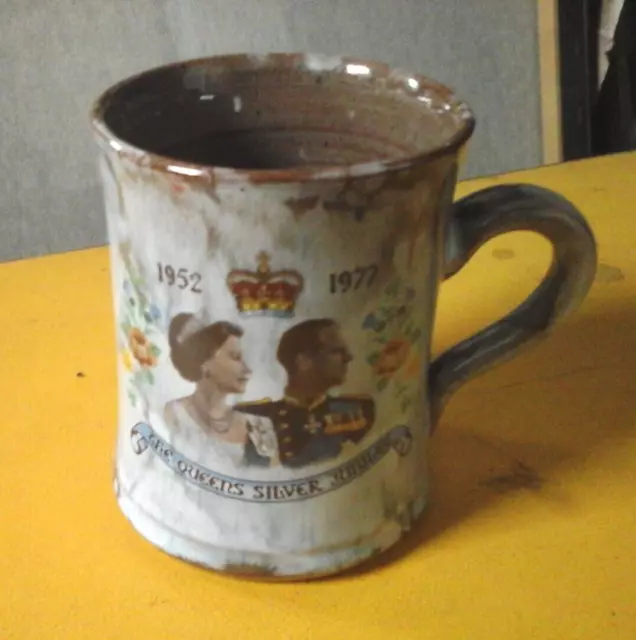 Ewenny Pottery Wales 9 cm /  3.5 inch queens silver jubilee mug 1977  S.W.P.S.C.