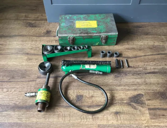 Greenlee 7646 Hydraulic Knockout Punch Driver w/Punches & Dies WORKS But Leaks