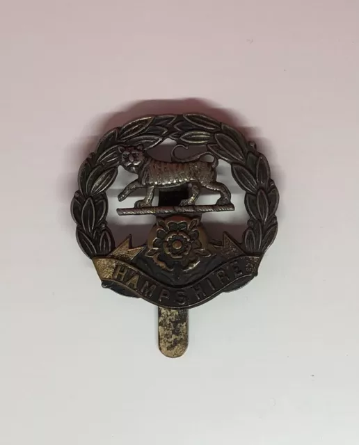British Army Cap Badge Hampshire Regiment - Bi-Metal