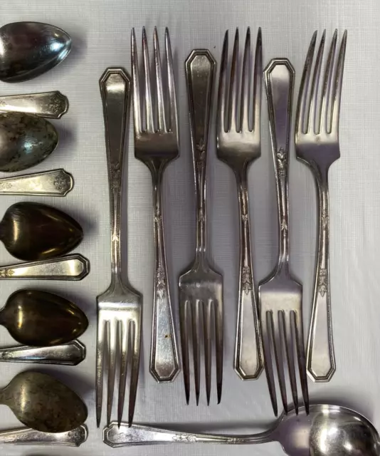 WM Rogers & Son AA Silverware MAYFAIR 18 Piece Set 1923 Forks Spoons Flatware 3