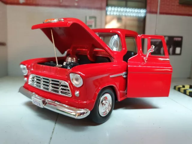 Chevy Chevrolet Stepside Pickup Red 1955 5100 Diecast Model 1:24 G LGB Scale