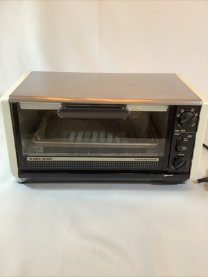 Black & Decker Spacemaker Under Cabinet Toaster Oven TRO360 TY5 Broil Bake