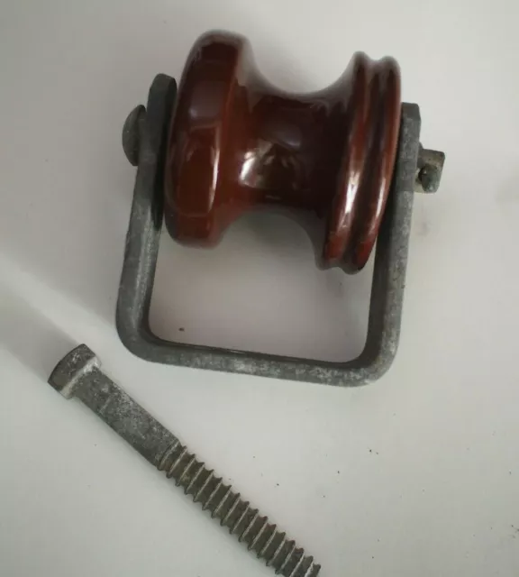 Ceramic Porcelain Brown Roller Insulator with bracket