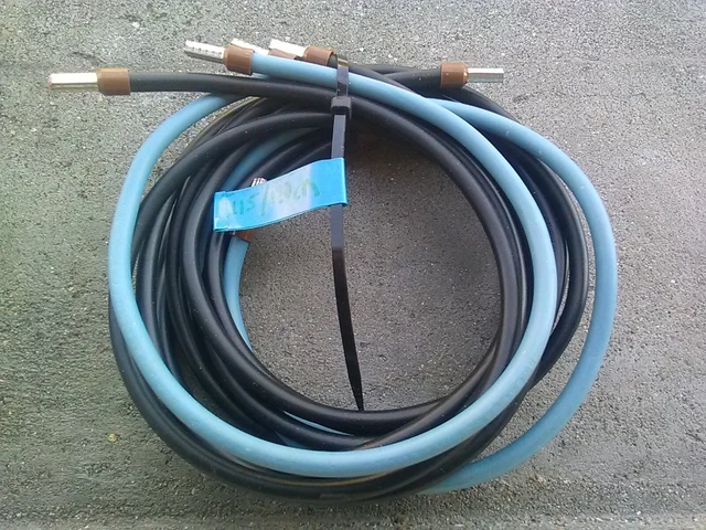 4 x 120cm : fils / câble d'alimentation HO7-VK 10 mm² 10mm2 souple + embouts