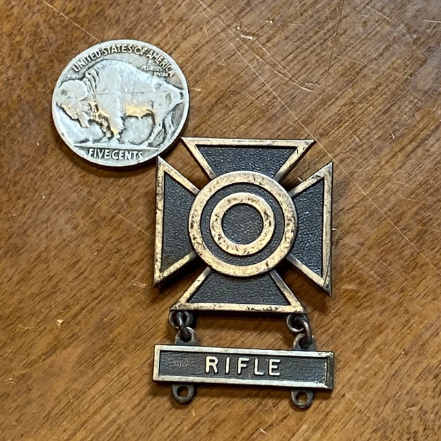 VTG US ARMY Rifle Maltese Cross WWII Medal Military Pin Sterling Silver ...