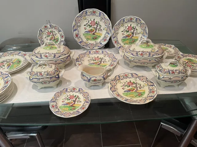 Beautifully Made Selection of Victorian Coalport Dinnerware 'Kings Ware' China