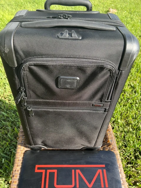 Tumi Alpha 2 Black Expandable 4 Wheeled Spinner Carry-On - $895 EUC Hardly Used2 3