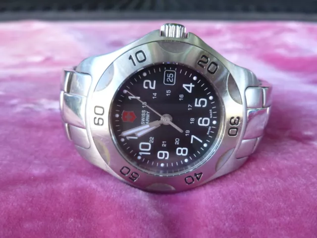 Beautiful Vintage Victorinox Swiss Army Quartz Watch Working Order 020251944