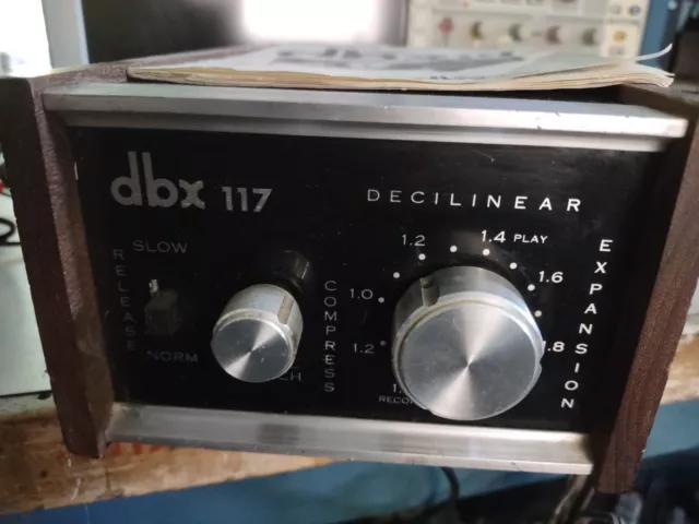 DBX 117 Dynamic Range Enhancer Stereo Decilinear / Compressor / Expander