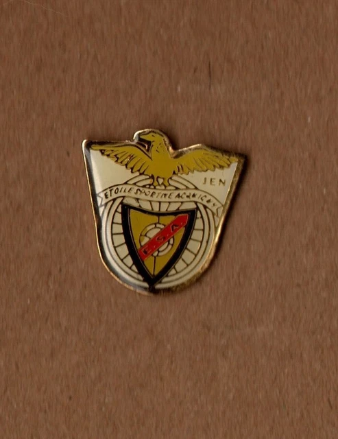 Pin's Hippisme - Hippodrome De Villedieu - Émail époxy - Hauteur 2,5 Cm - Occasion