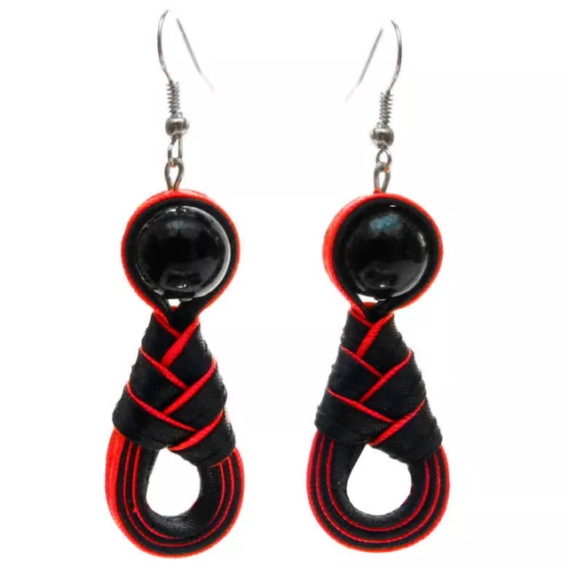 Boucles D'oreilles femme noires et bordures rouges rubans tressage goutte perle