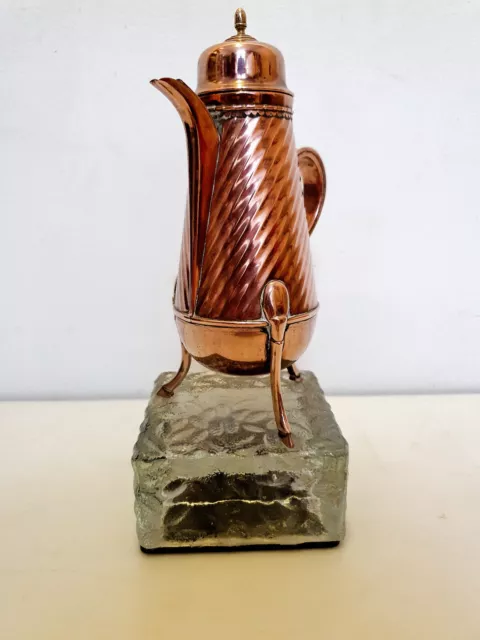Autriche ? - Art nouveau - Verseuse miniature en cuivre - vers 1900 - Jugendstil
