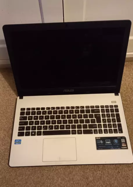 Asus X501A Series Laptop – Linux Mint Intel Core I3 320Gb Hdd 4Gb Ram – Working