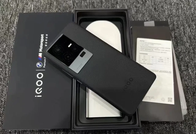VIVO IQOO 13 5G – Smartphone 6,82″ AMOLED 144Hz, 50MP, Batterie 6000mAh (Expédition FedEx)