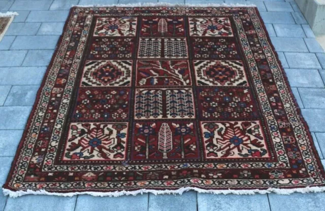 Tapis d'Orient véritable, certifié et ancien. 137 x 190 cm. Old oriental carpet