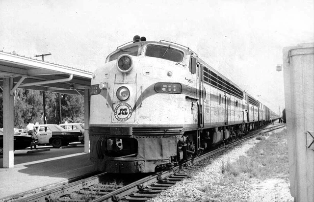 Negative - Seaboard Coast Line Railroad EMD E-8 Diesel Unit No. 588