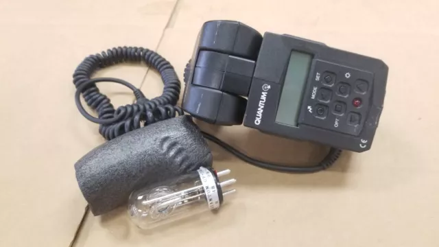 Quantum T5d-R Qflash Portable Digital Flash With Quantum QF 30 Bulb