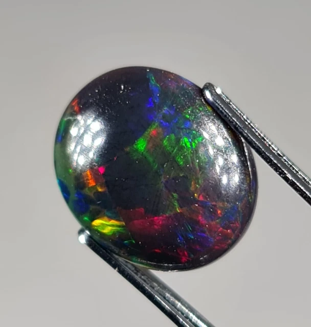 Cabochon Opale Noire Naturelle Ovale 12x8x4 Mm - 2,20 Carats, Origine Éthiopie