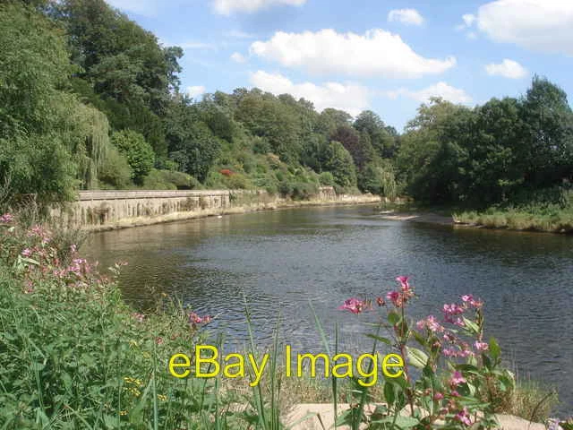 Photo 6x4 Wye flood wall at the Weir Garden Canon Bridge The wall on the  c2007