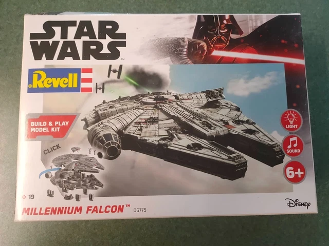 Revell Kit Modélisme Millennium Falcon Star Wars - Coffret Cadeau 52 Pièces Échelle 1:72