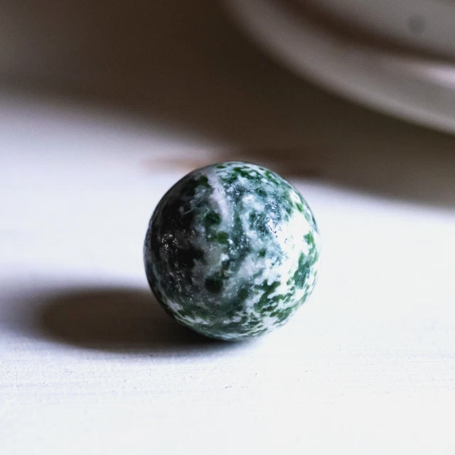 Boule Luminescente En Pierre - Brille Dans Le Noir (vert/bleu) - Diamètre 20 à 70mm - Décoration, Lithothérapie