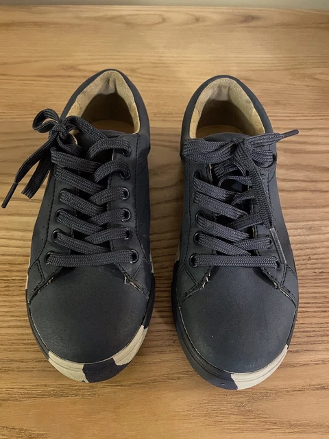Boys navy best sale pumps