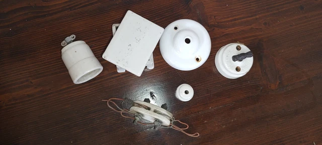 Interruttore Vintage In Ceramica E Componenti Elettrici