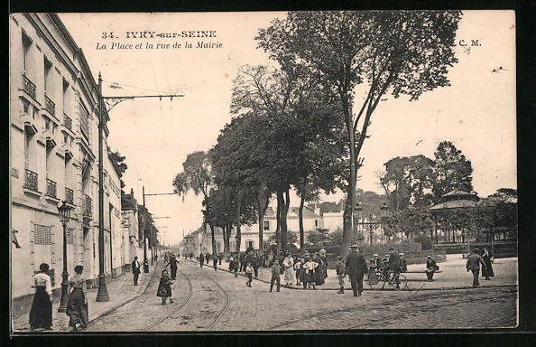 CPA Ivry-sur-Seine, La Place et la rue de la Mairie 1916