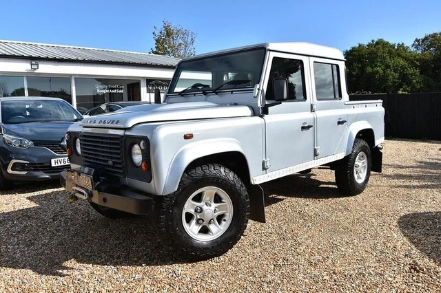 2009 LAND ROVER Defender 110 2.4 TDCi County Pickup Double Cab LWB ...