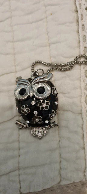 Pendentif Chouette En Nacre Argenté – Très Bon état – Médaillon Souvenir Sans Pierre – Forme Mignonne Et Naturelle