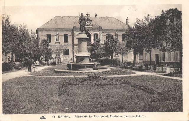 CPA ÉPINAL - Place de la bourse et fontaine Jeanne d'Arc