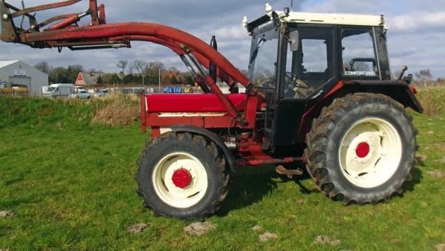 Schlepper Traktor Case IH 844+ Frontlader